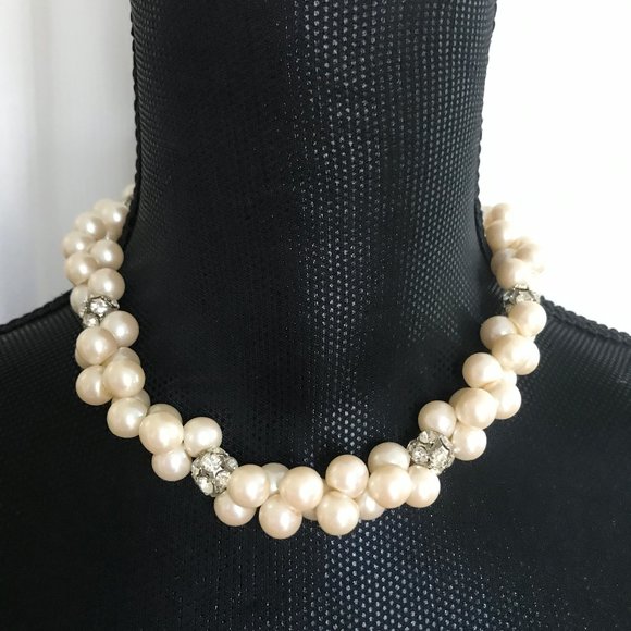 Pearl & Rhinestone Jewelry Set – Necklace & Pierced Earrings - Picture 5 of 10